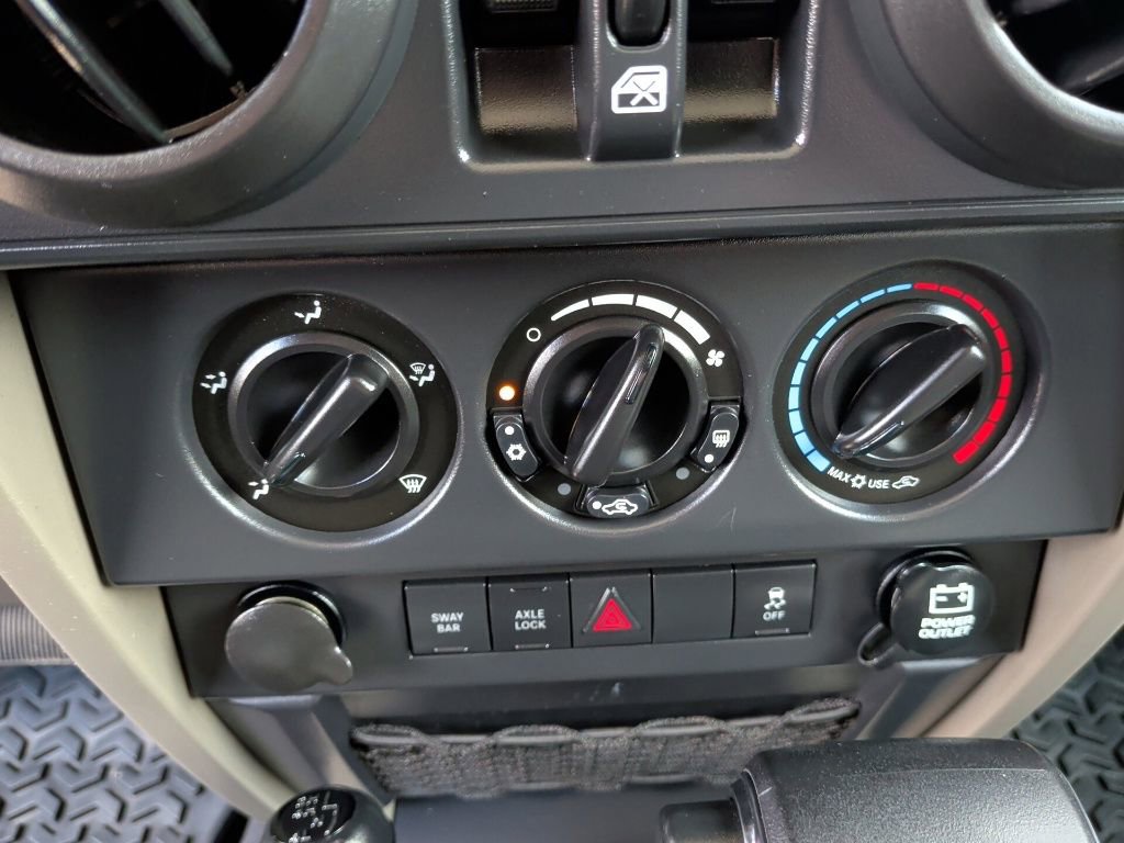 Used 2010 Jeep Wrangler Unlimited Rubicon w/ Dual Top Group image 21