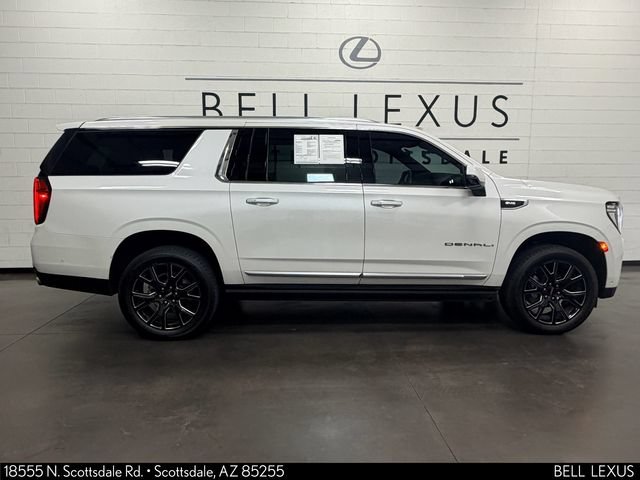 Used 2023 GMC Yukon XL Denali w/ Denali Reserve Package AWD/4WD image 3