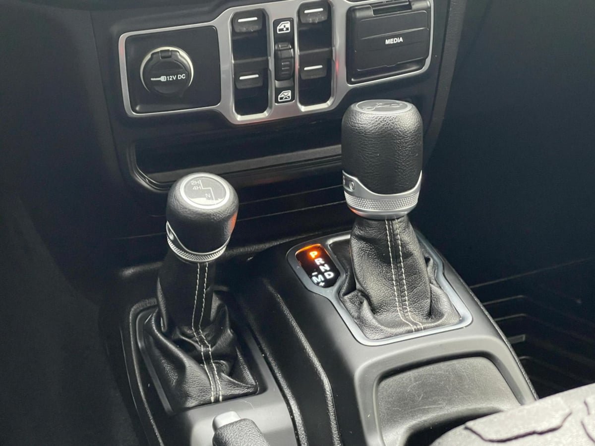Used 2019 Jeep Wrangler Unlimited Sahara AWD/4WD image 29
