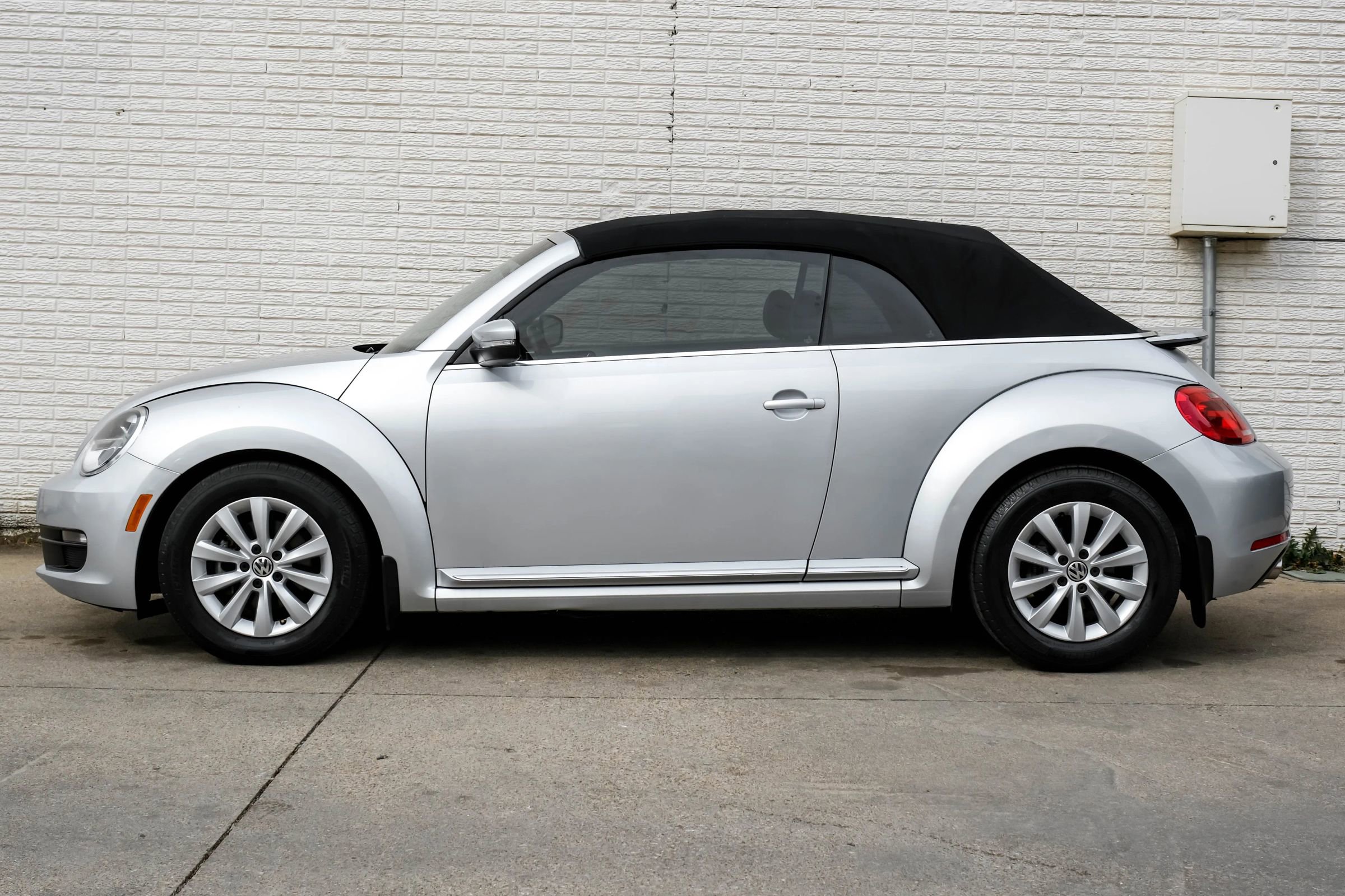 Used 2013 Volkswagen Beetle 2.5 image 10