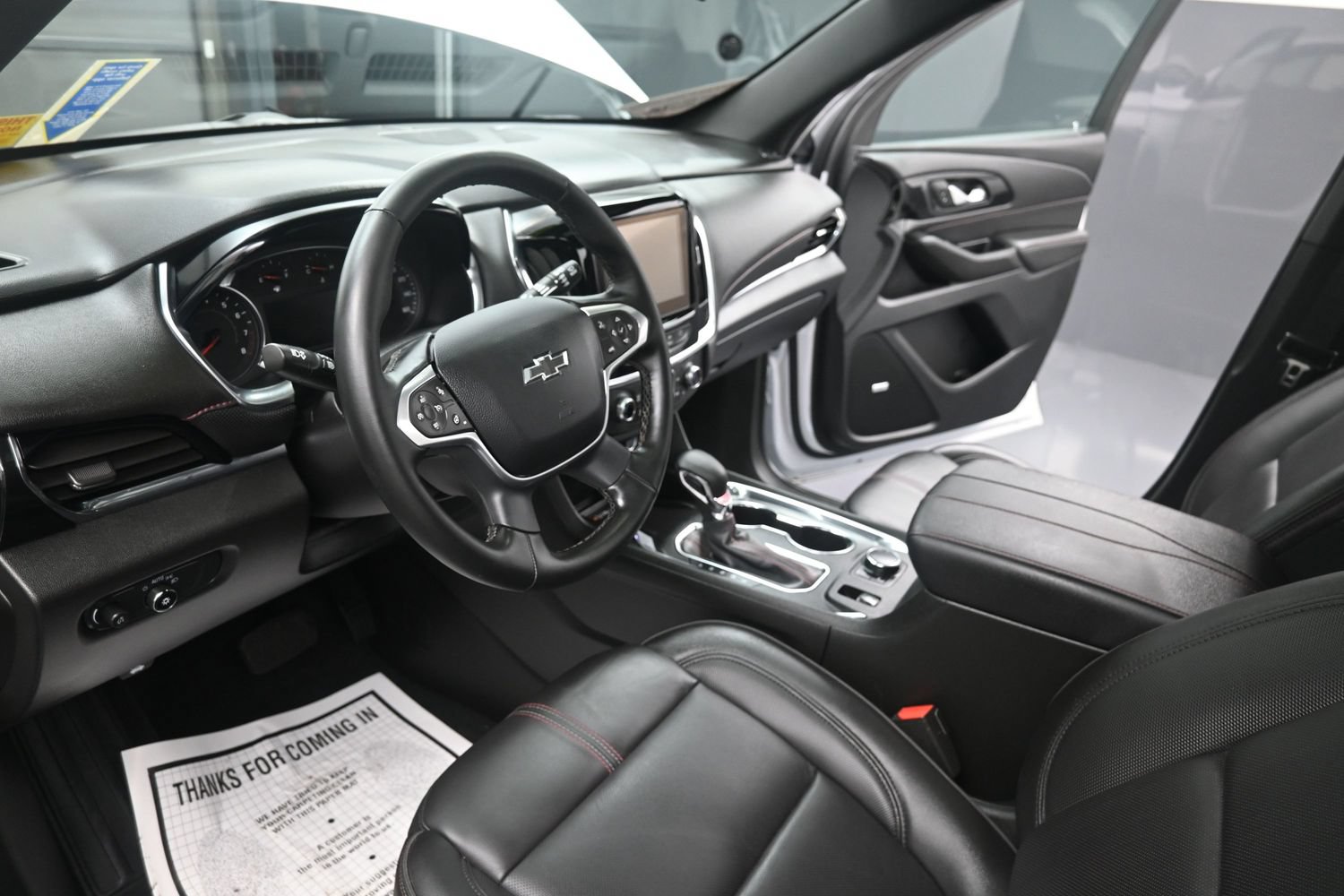 Used 2023 Chevrolet Traverse RS AWD/4WD image 19