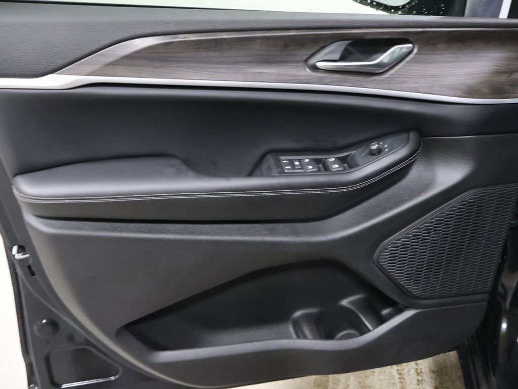 New 2026 Jeep Grand Cherokee Laredo image 10