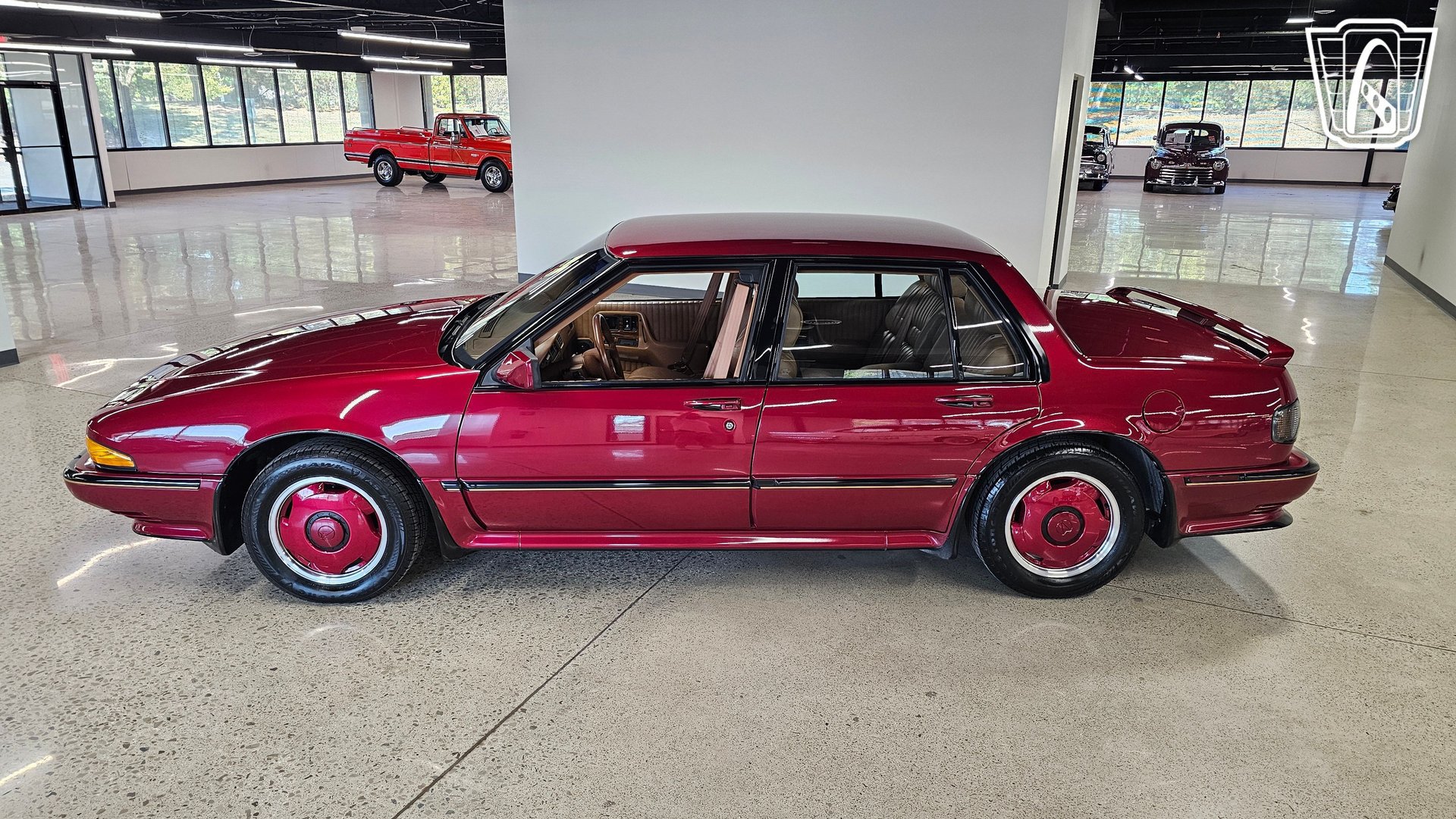 Used 1989 Pontiac Bonneville SSE FWD image 25