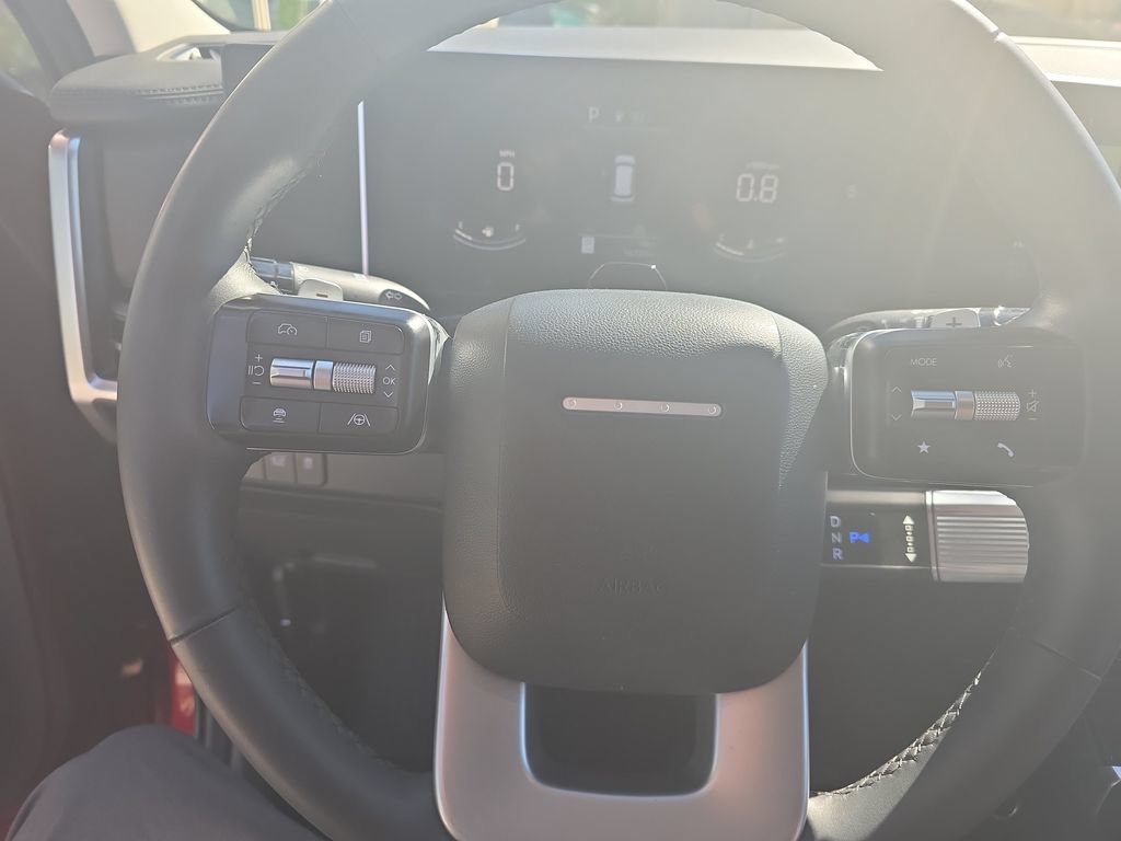Used 2025 Hyundai Santa Fe SEL FWD image 13