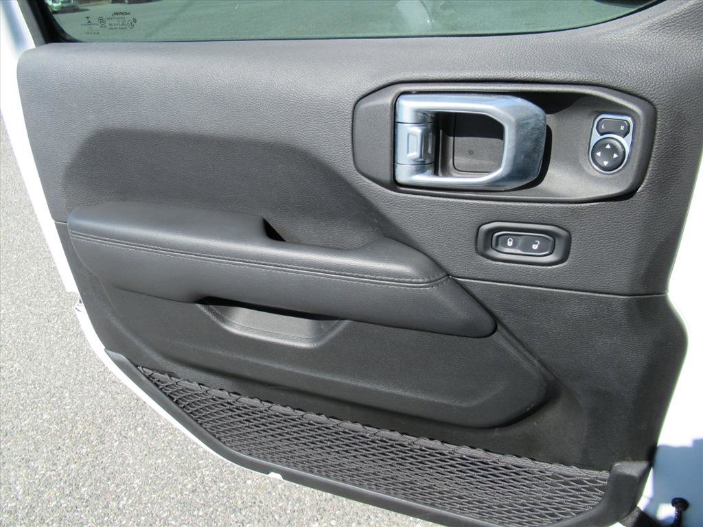 Used 2022 Jeep Wrangler Unlimited Sahara image 26