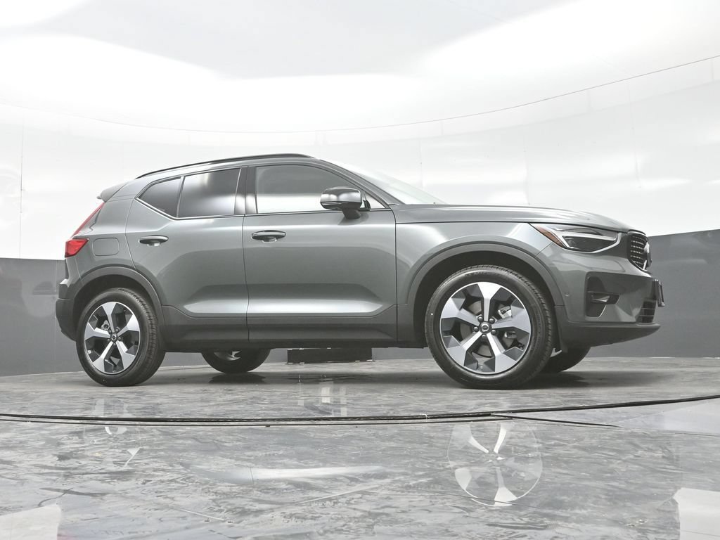 New 2026 Volvo XC40 B5 Plus w/ Protection Package Premier AWD/4WD image 28