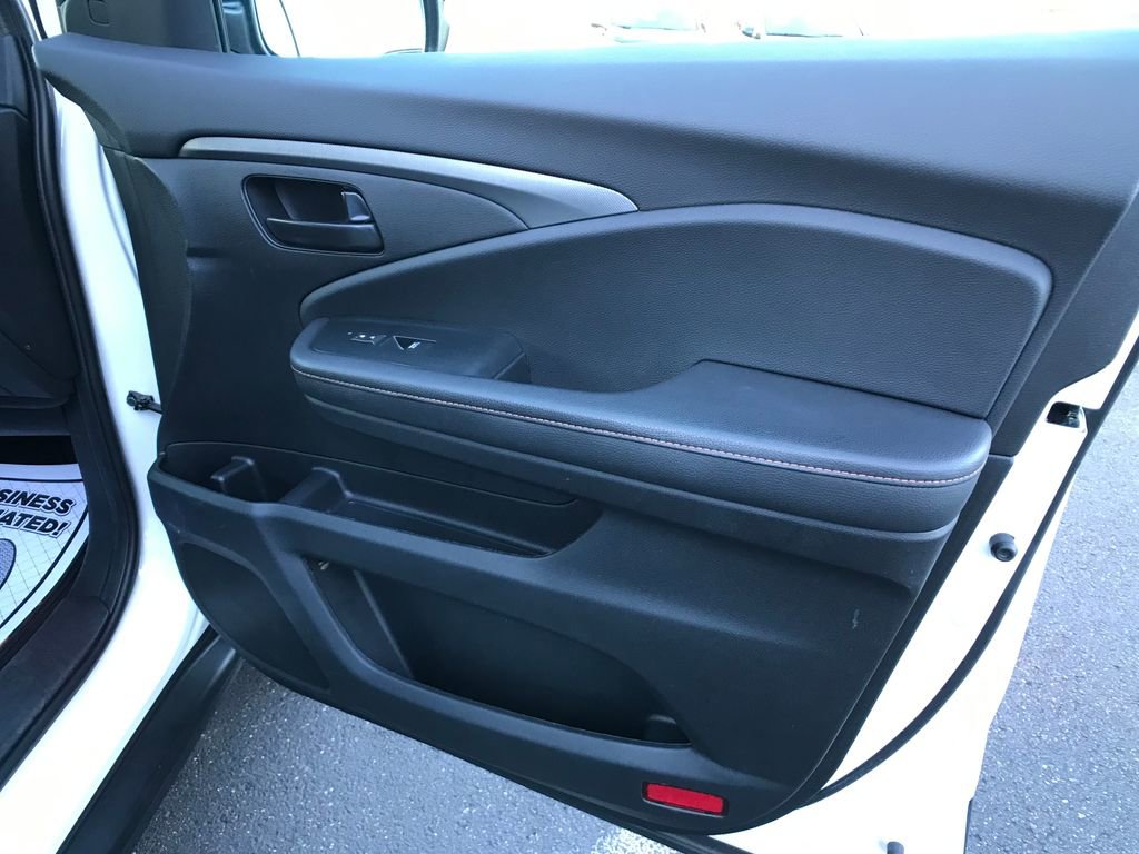 Certified 2023 Honda Passport TrailSport image 34