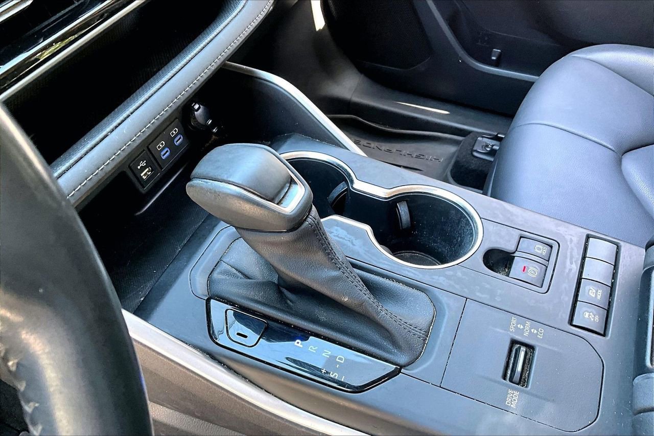 Used 2022 Toyota Highlander XLE image 15