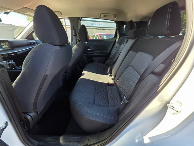 Used 2025 Nissan Kicks SV w/ Illumination Package image 18