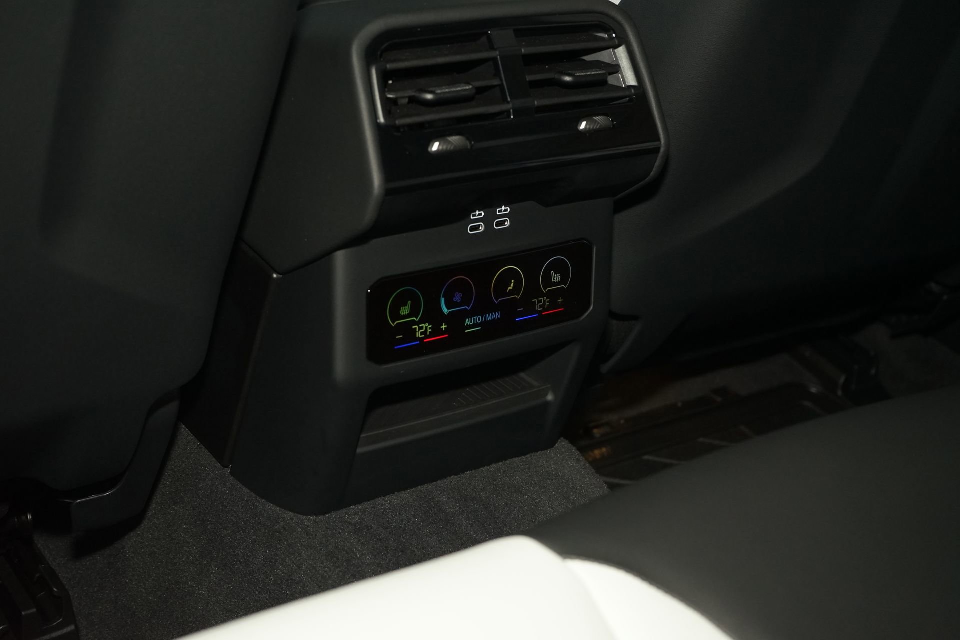 Used 2026 BMW M5 w/ Carbon Package image 26