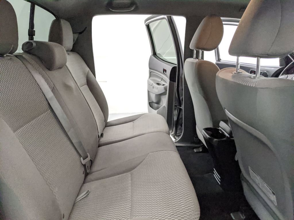 Used 2014 Toyota Tacoma PreRunner image 19