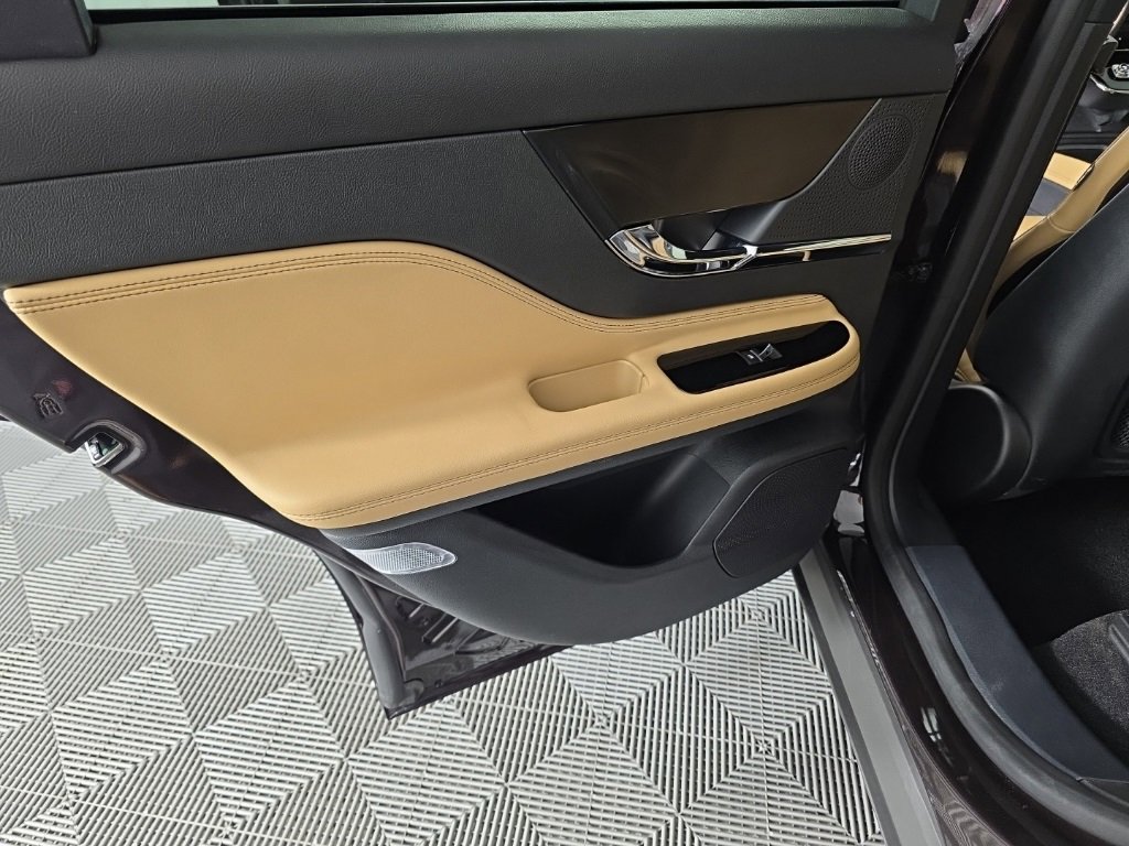 Used 2023 Lincoln Corsair Reserve w/ Equipment Group 201A image 29