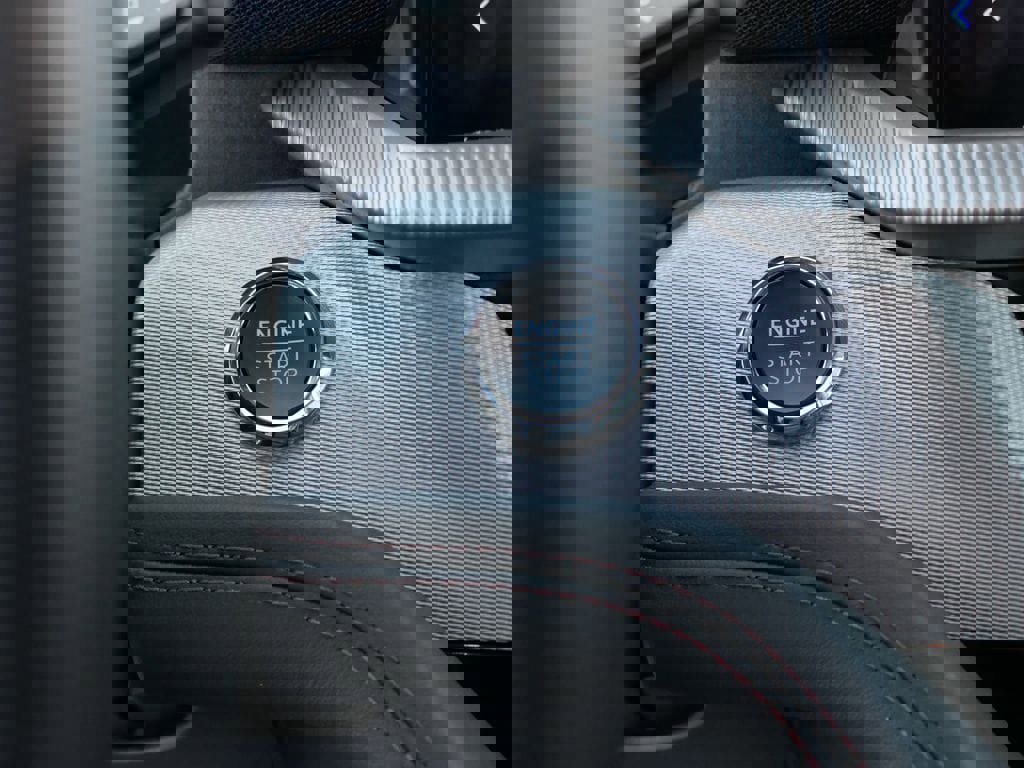 Used 2025 Ford Explorer Active w/ Active Comfort Package image 19