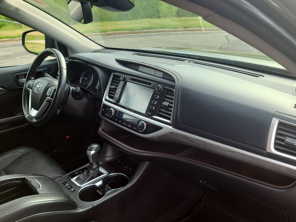 Used 2018 Toyota Highlander Limited AWD/4WD image 28
