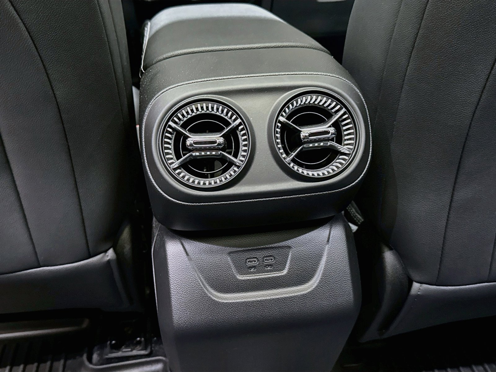 Used 2024 Chevrolet Blazer EV LT AWD/4WD image 29