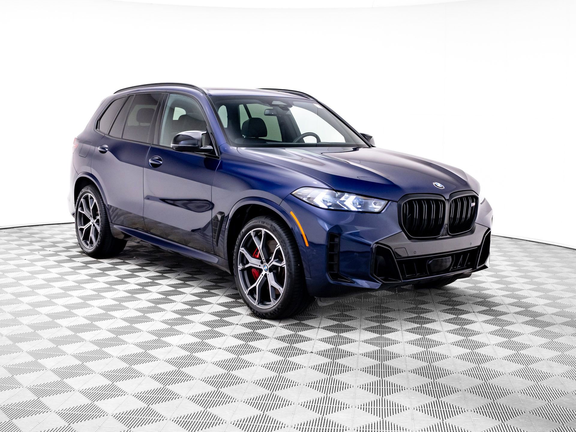 Certified 2025 BMW X5 M60i w/ Climate Comfort Package AWD/4WD image 8