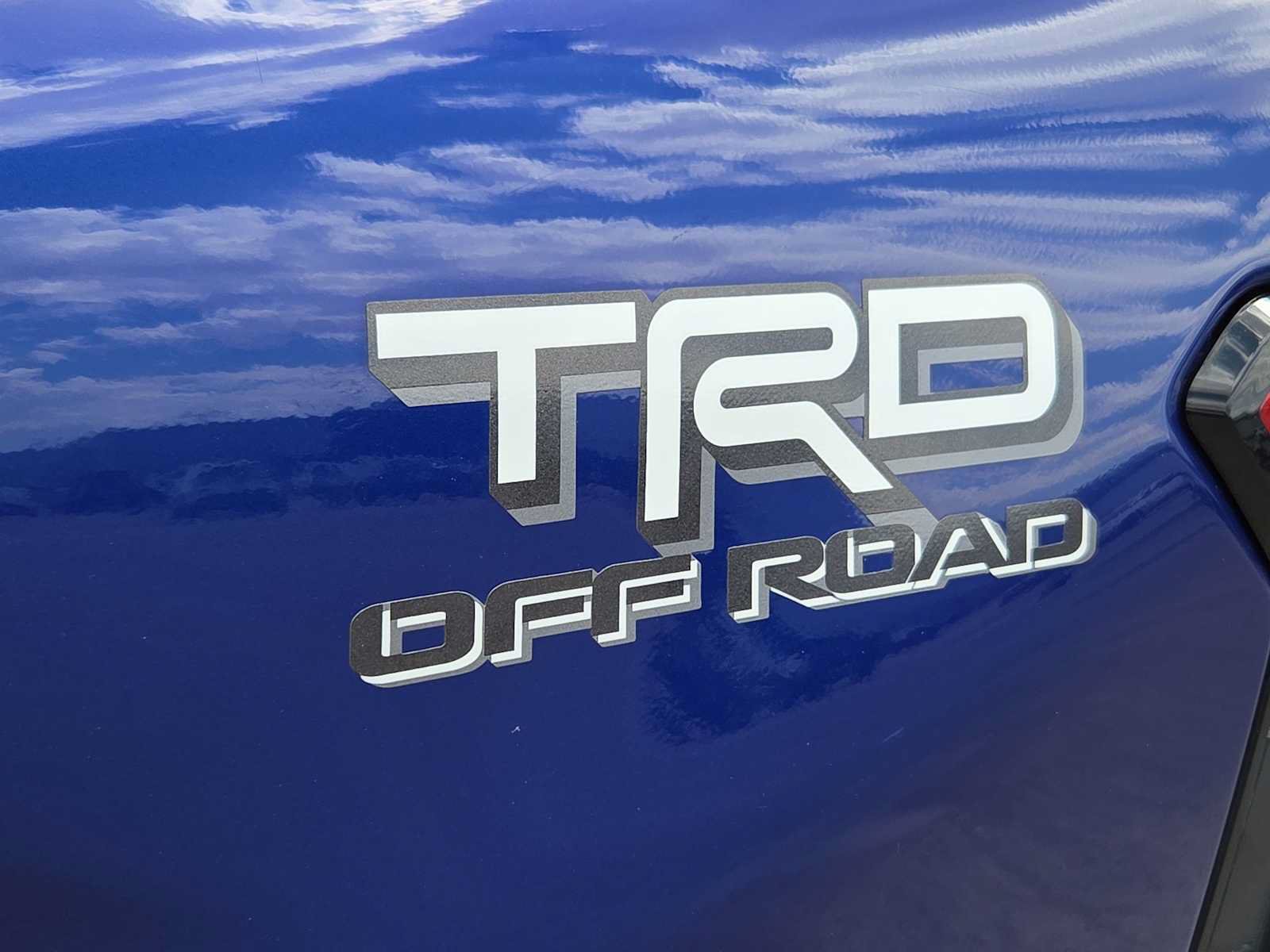 Used 2025 Toyota Tacoma TRD Off-Road w/ TRD Off Road Upgrade Package AWD/4WD image 11