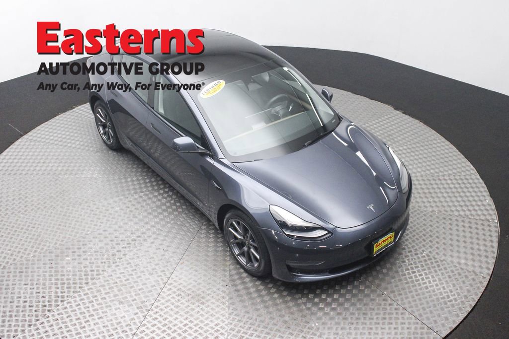 Used 2023 Tesla Model 3 Standard Range image 3