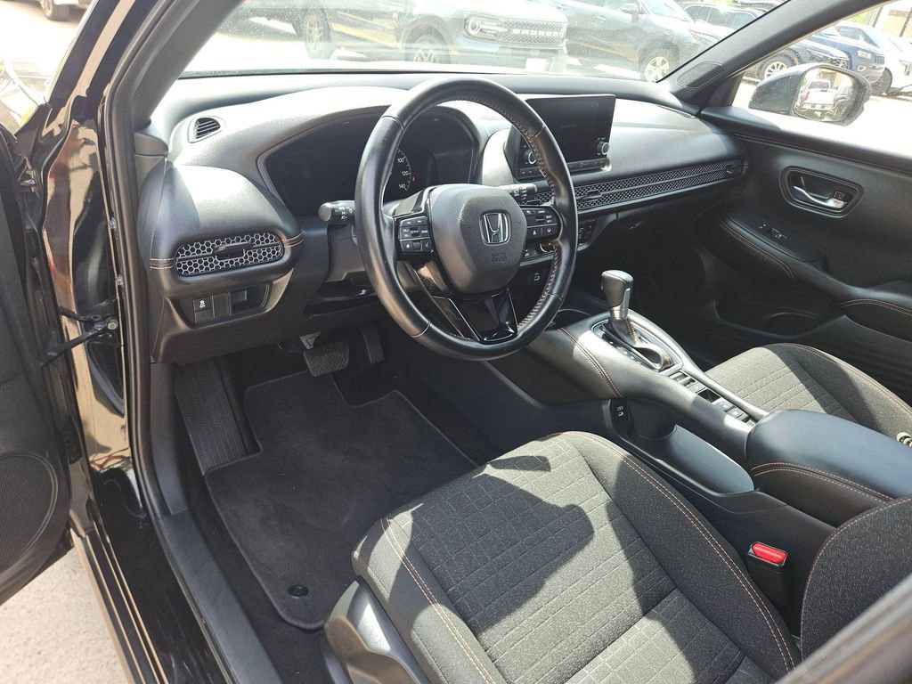 Used 2025 Honda HR-V Sport image 13
