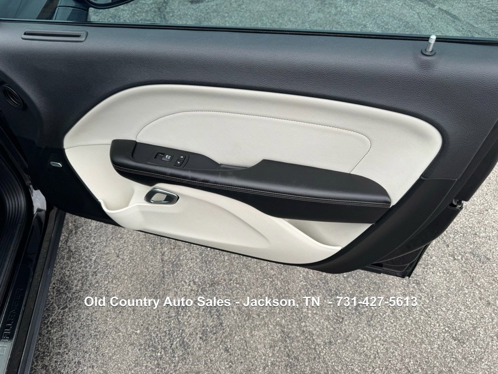 Used 2018 Dodge Challenger SXT Plus RWD image 14