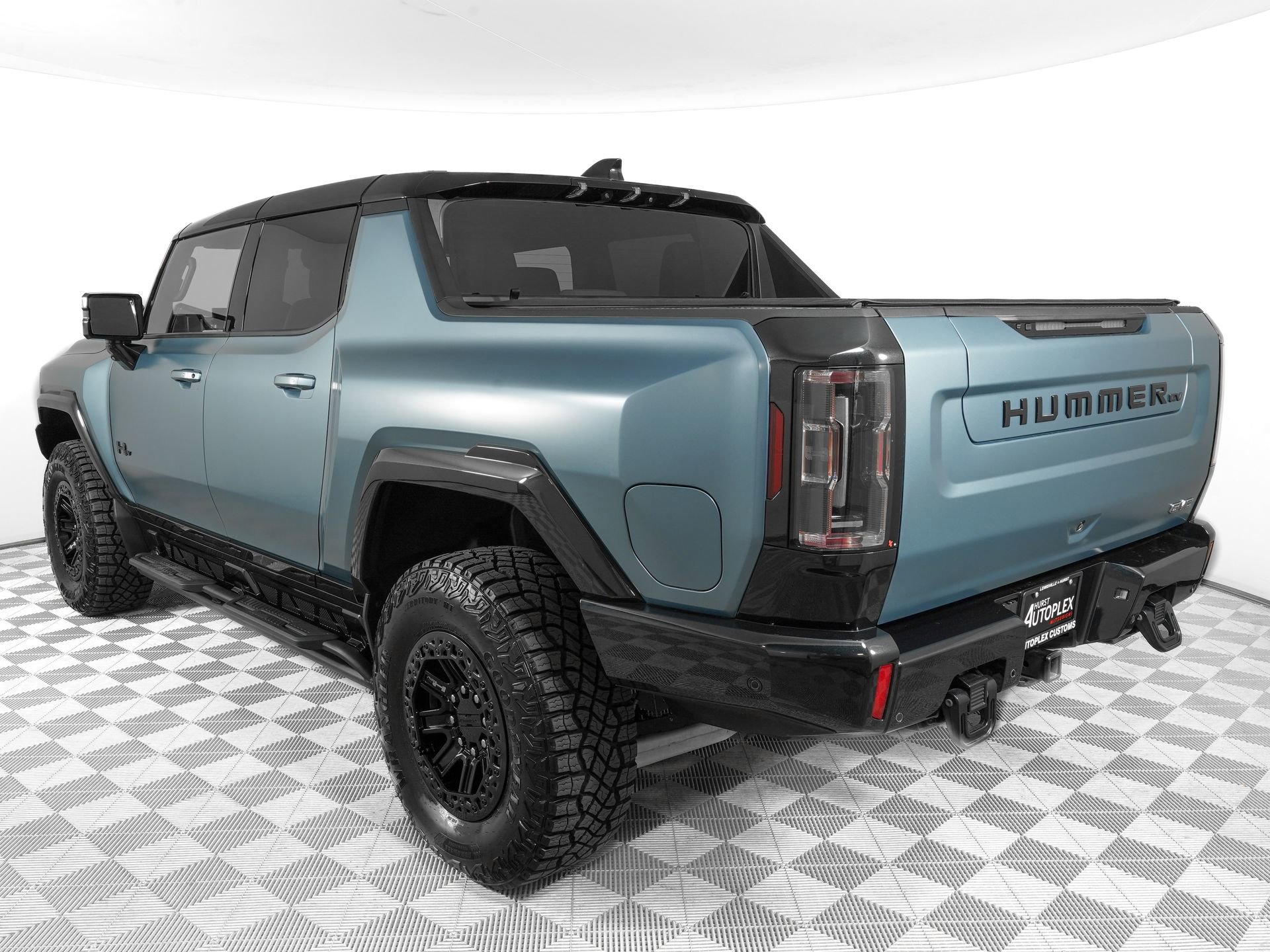 Used 2024 GMC Hummer EV 3X w/ Omega Edition image 9