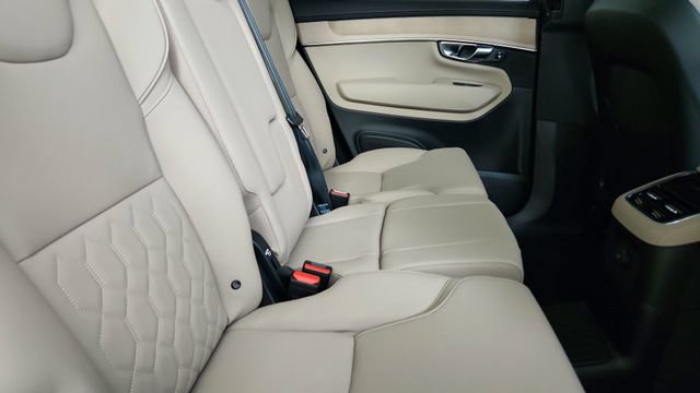 New 2026 Volvo XC90 T8 Plus w/ Protection Package Premier AWD/4WD image 35