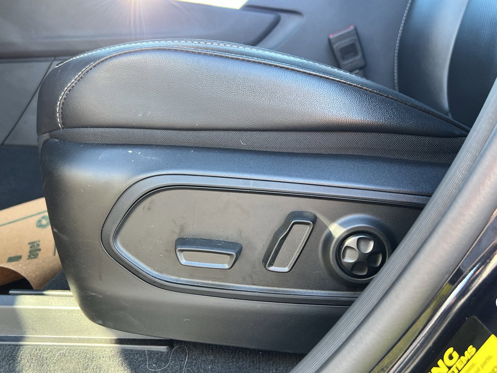 Used 2024 Jeep Grand Cherokee Limited w/ Luxury Tech Group II image 15