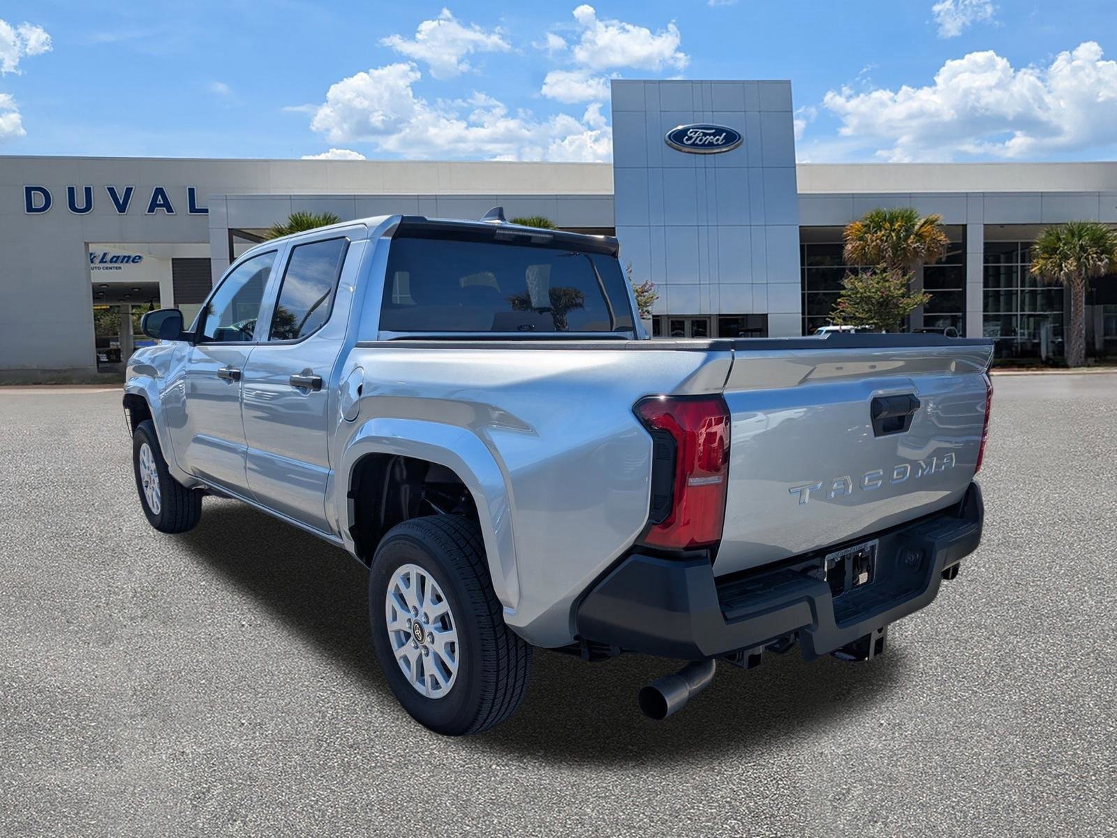 Used 2025 Toyota Tacoma SR image 6