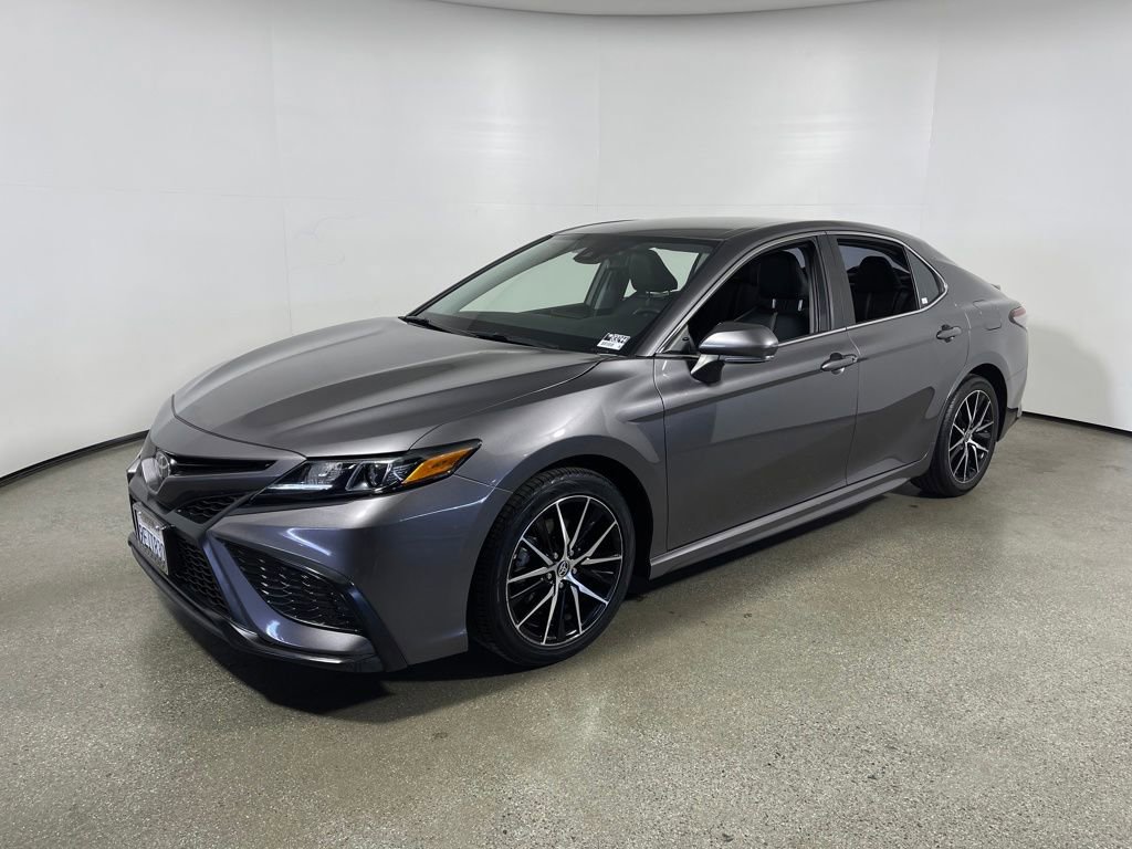 Used 2023 Toyota Camry SE image 7