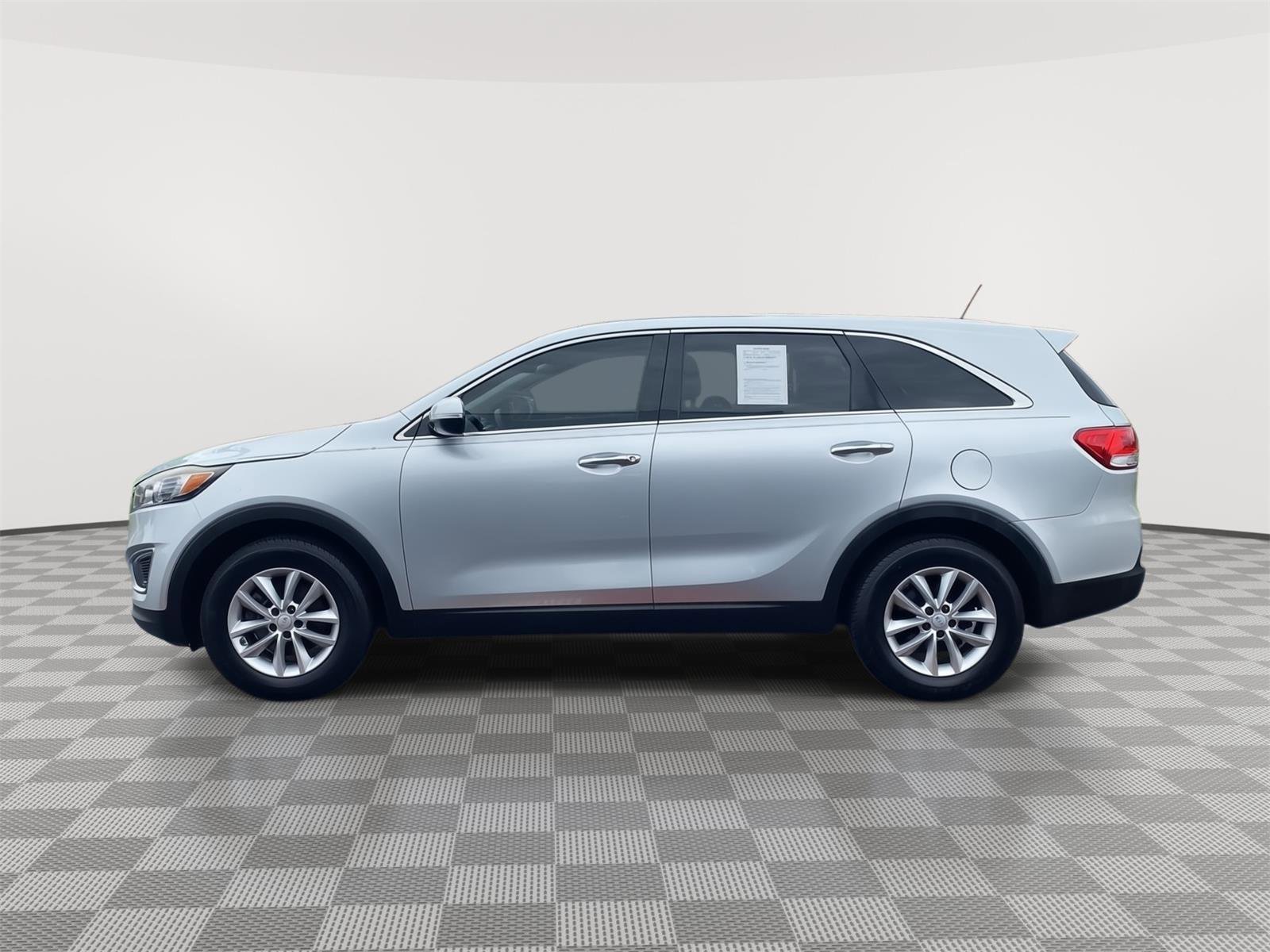 Used 2018 Kia Sorento L FWD image 8
