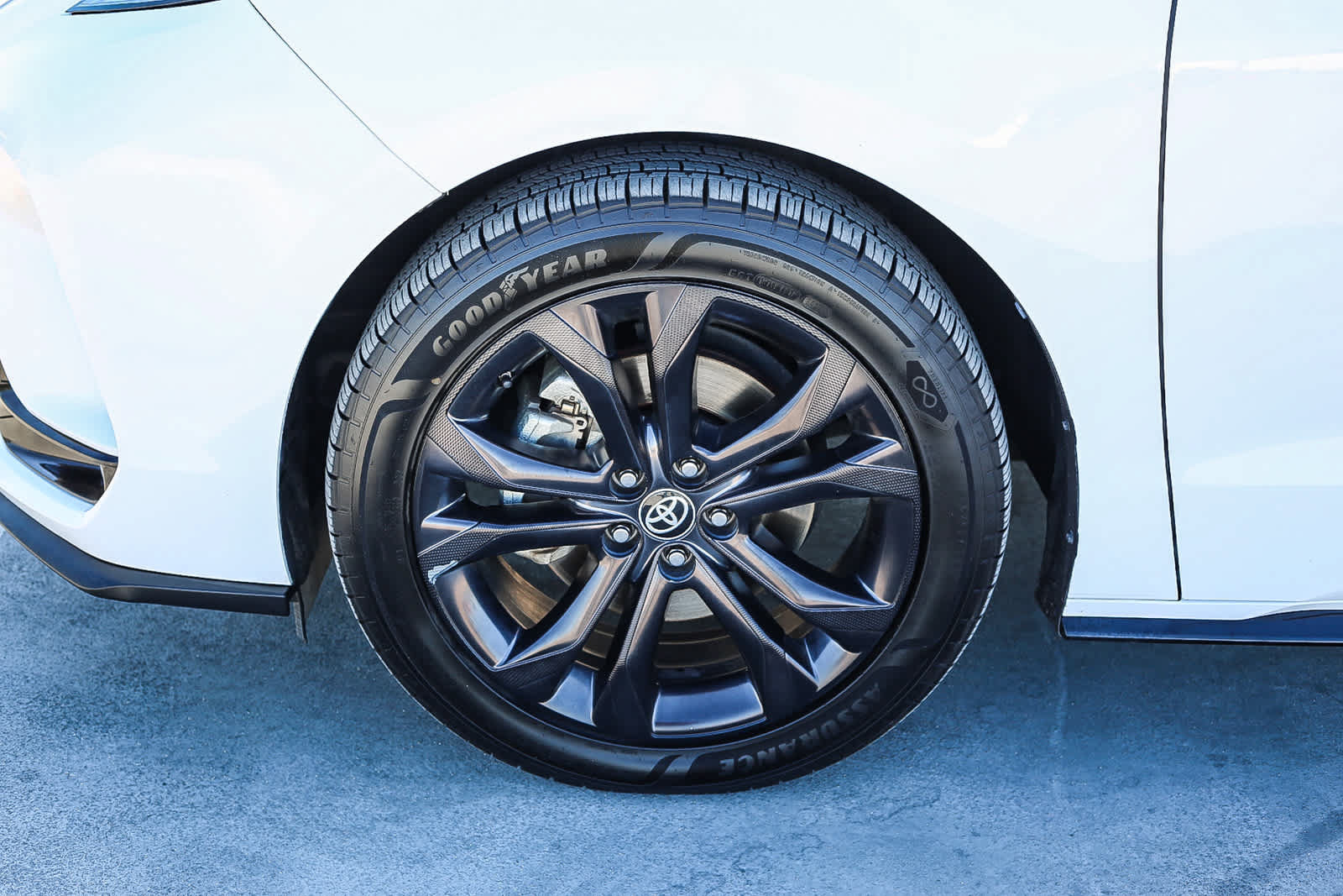 Certified 2023 Toyota Sienna XSE w/ XSE Plus Package FWD image 11
