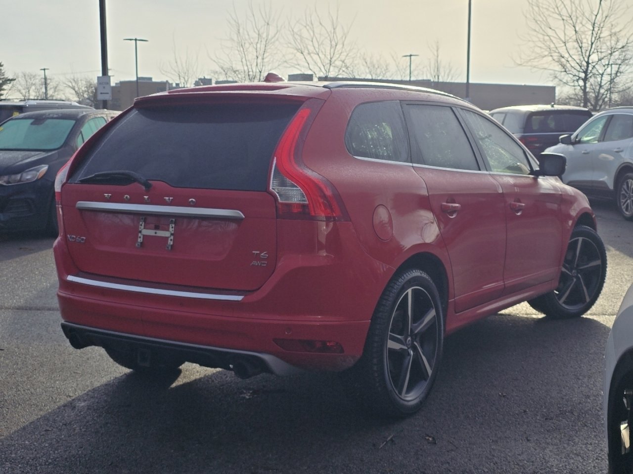 Used 2016 Volvo XC60 T6 R-Design image 7