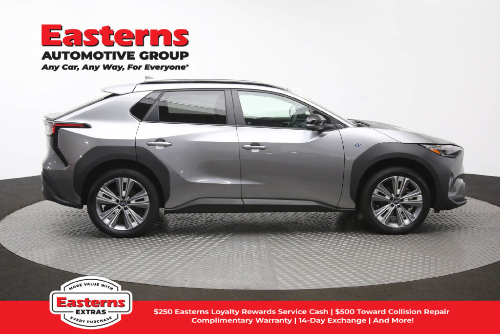 Used 2023 Subaru Solterra AWD image 5