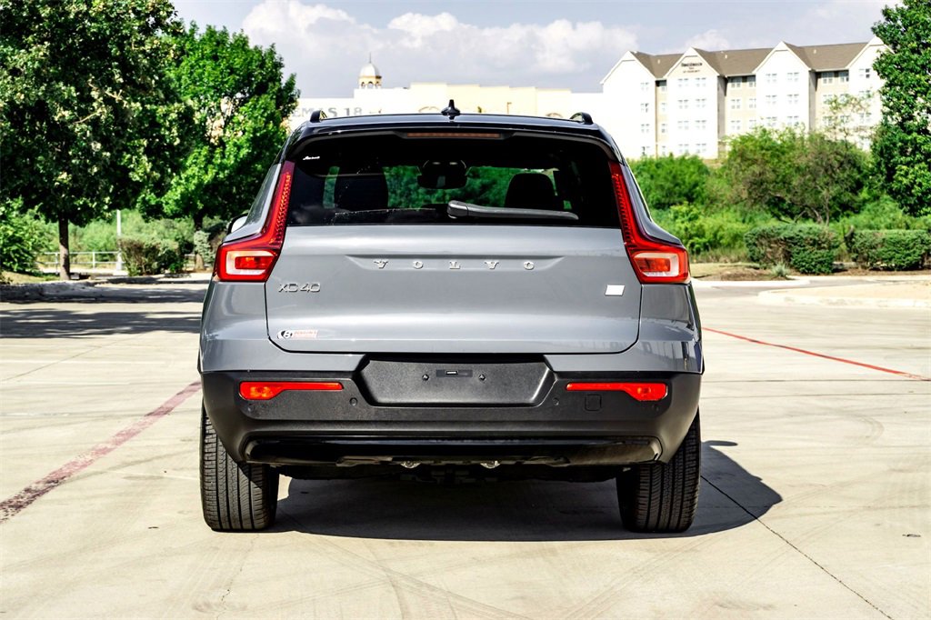 Used 2021 Volvo XC40 P8 Recharge image 6