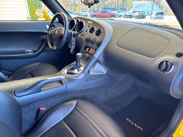 Used 2008 Pontiac Solstice GXP w/ Premium Package RWD image 18