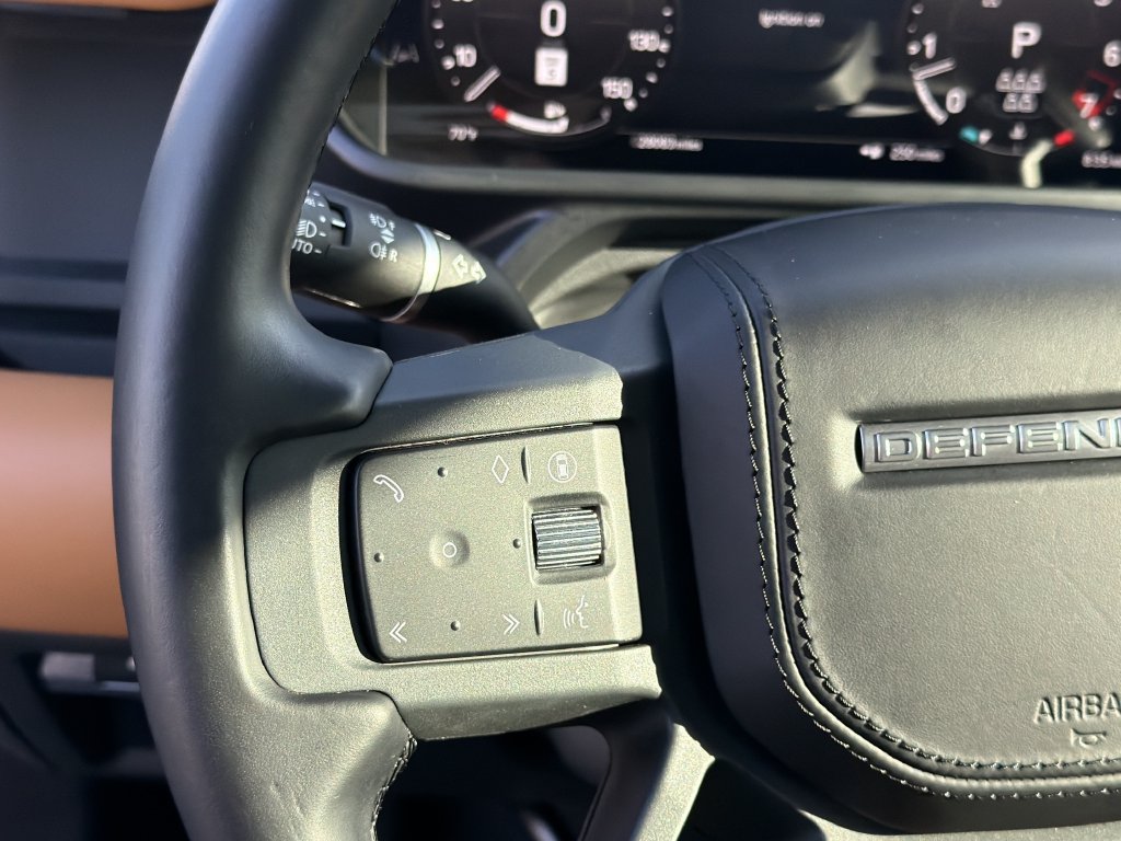 Used 2024 Land Rover Defender 110 X AWD/4WD image 22
