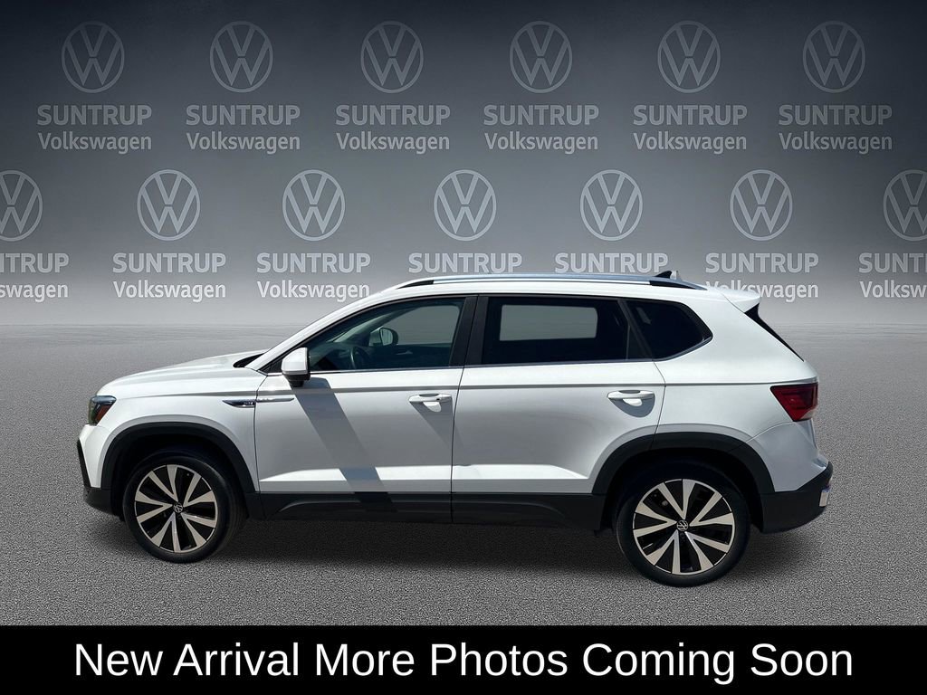 Used 2023 Volkswagen Taos SE FWD image 3