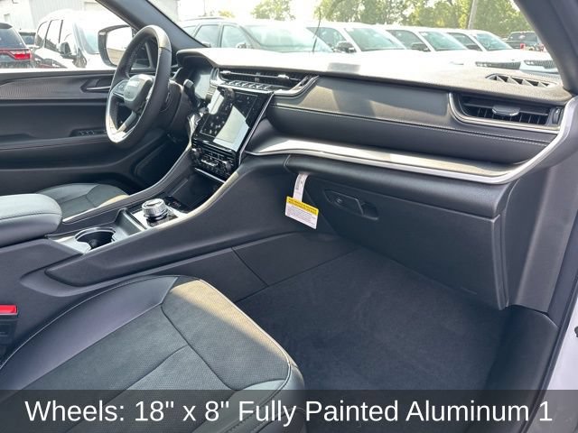 Used 2024 Jeep Grand Cherokee Altitude AWD/4WD image 31