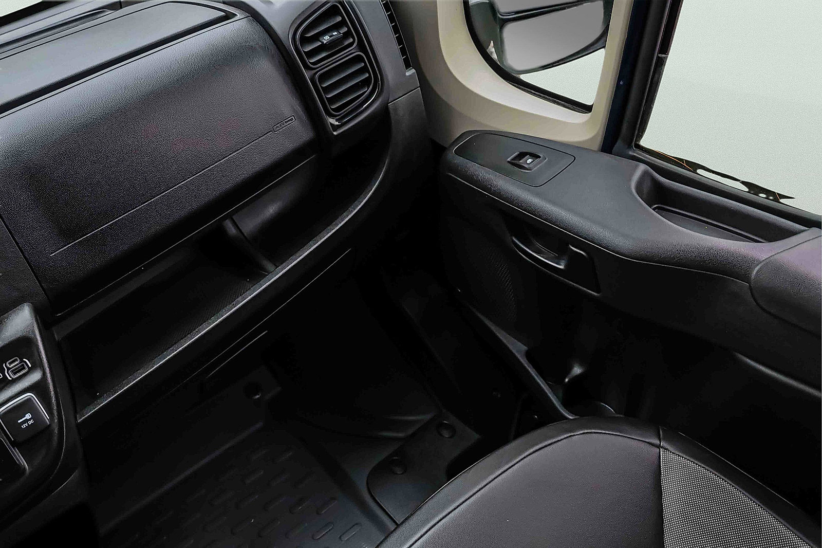 Used 2022 RAM ProMaster 3500 w/ Driver Convenience Group image 17