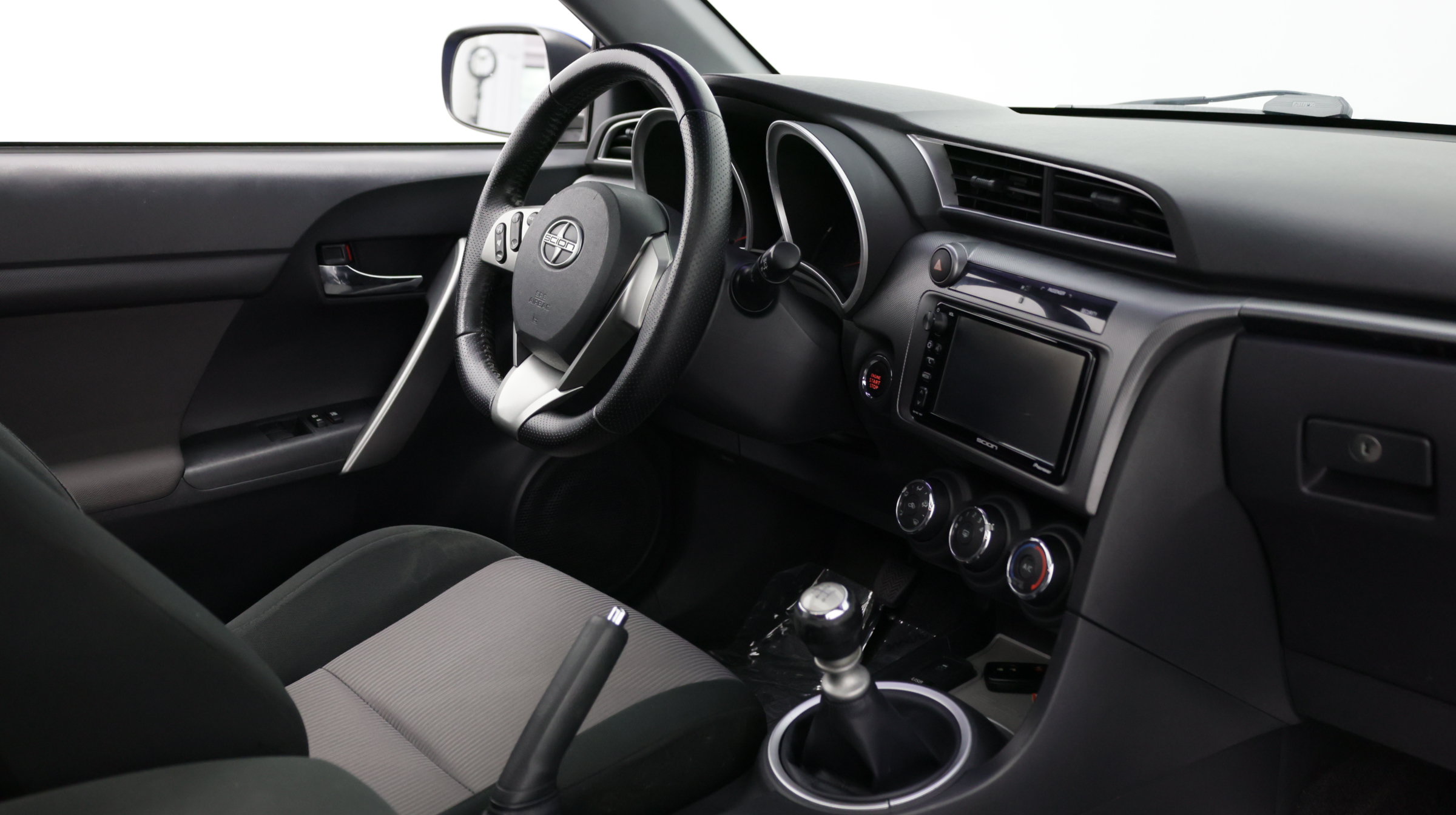 Used 2016 Scion tC FWD image 29