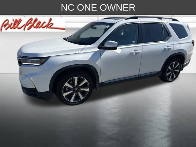 Used 2025 Honda Pilot Touring image 2