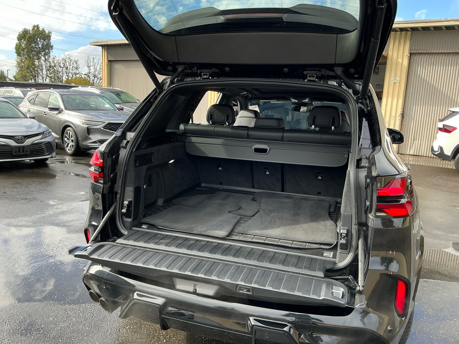Used 2024 BMW X5 M Competition w/ Executive Package image 27
