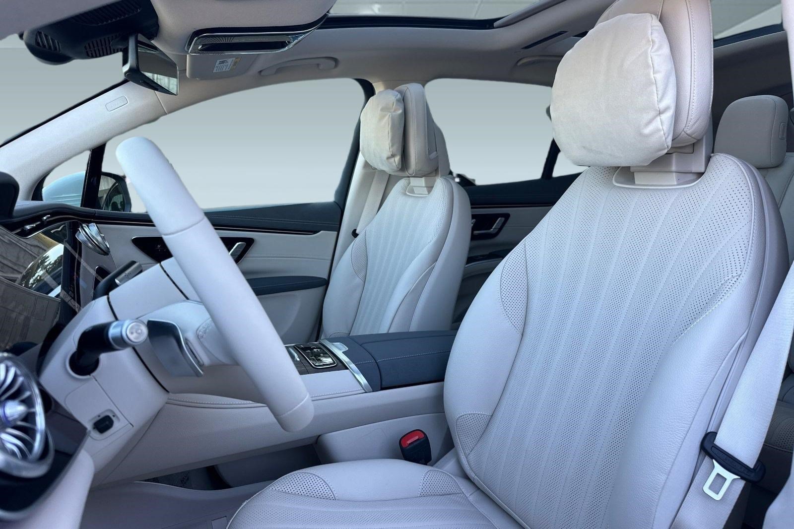 New 2026 Mercedes-Benz EQS 400 4MATIC SUV image 5