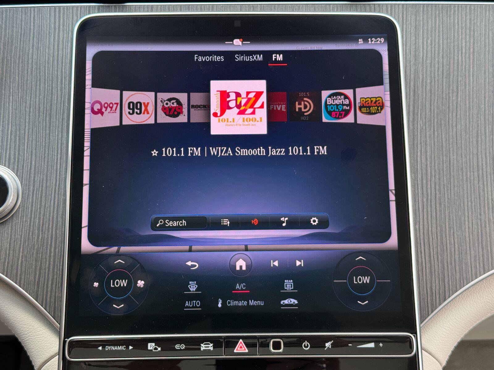 Used 2023 Mercedes-Benz EQE 500 4MATIC SUV w/ Exclusive Trim Package image 27