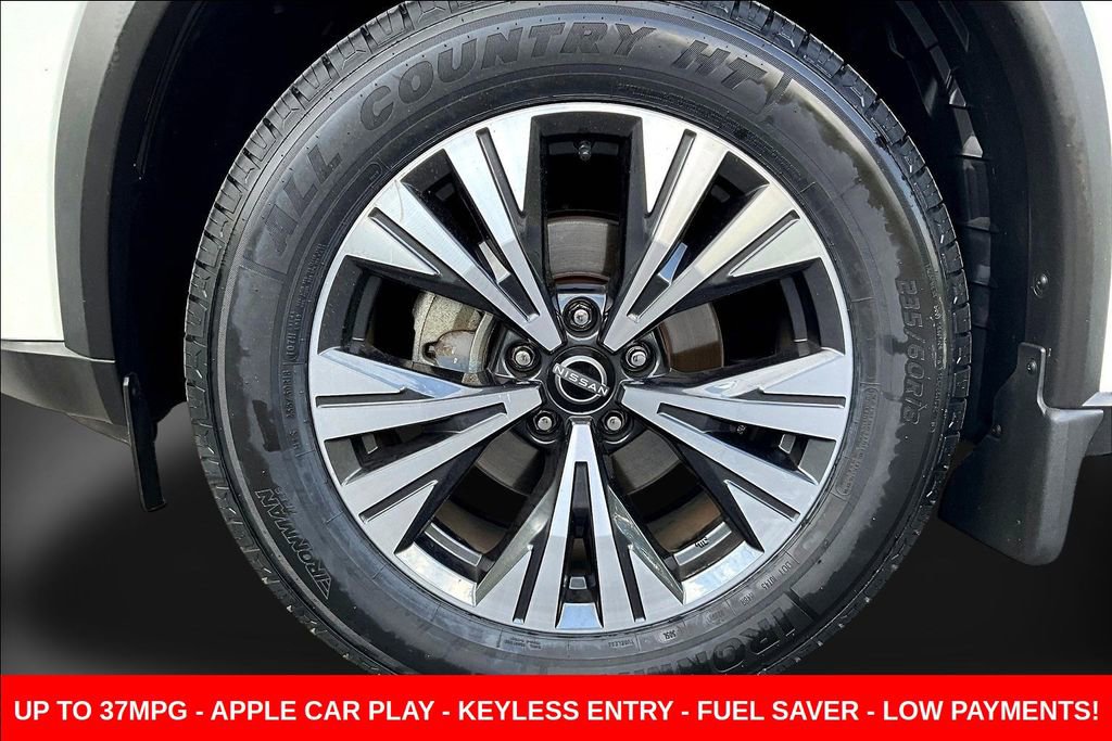 Used 2023 Nissan Rogue SV image 32