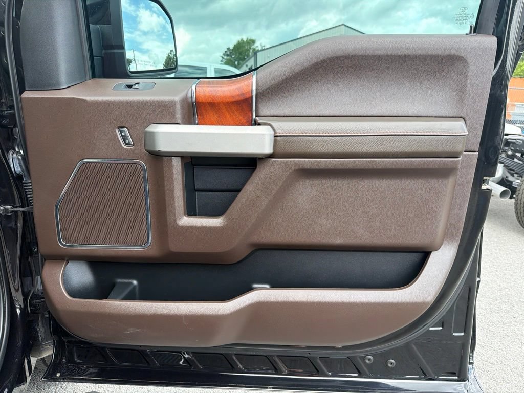Used 2019 Ford F150 King Ranch w/ Equipment Group 601A Luxury AWD/4WD image 21