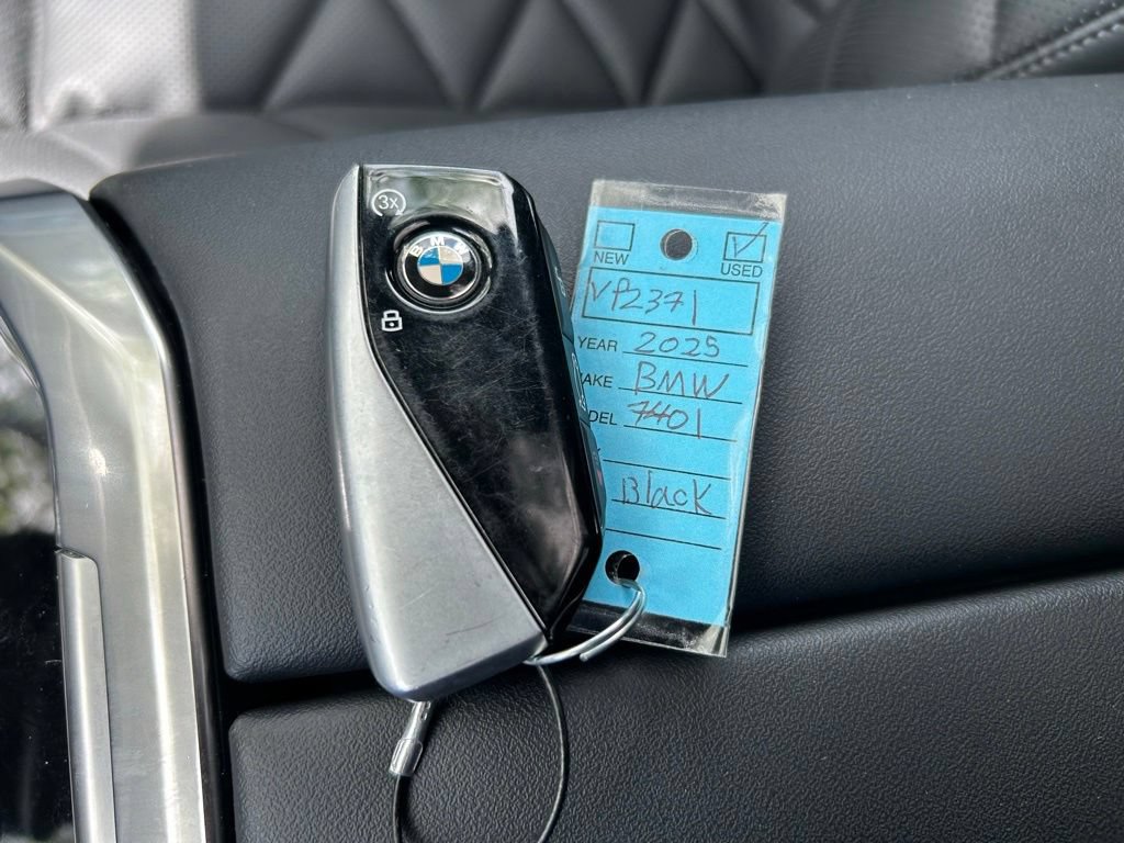 Used 2025 BMW 740i xDrive AWD/4WD image 57