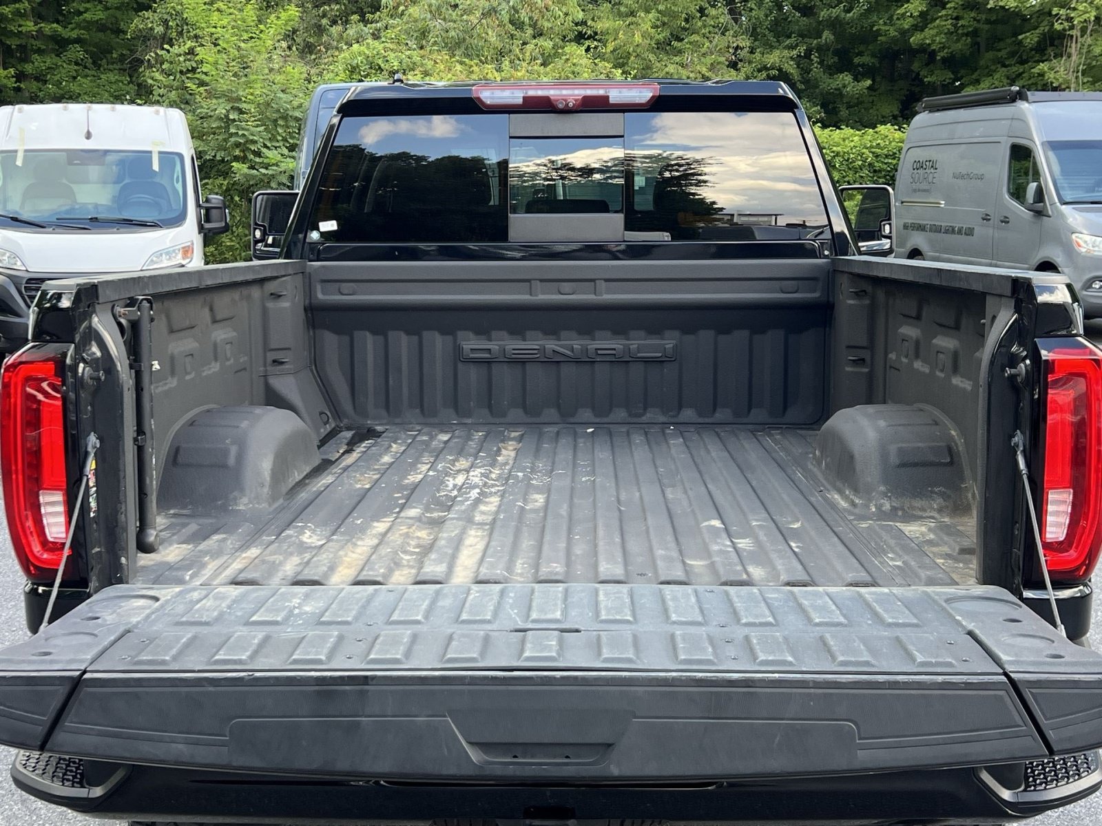Used 2022 GMC Sierra 2500 Denali w/ Denali Ultimate Package AWD/4WD image 32