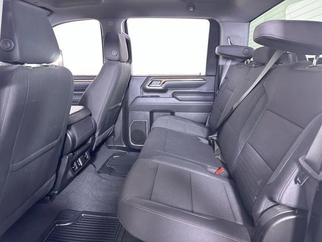 Used 2025 Chevrolet Silverado 2500 LT w/ Convenience Package image 31
