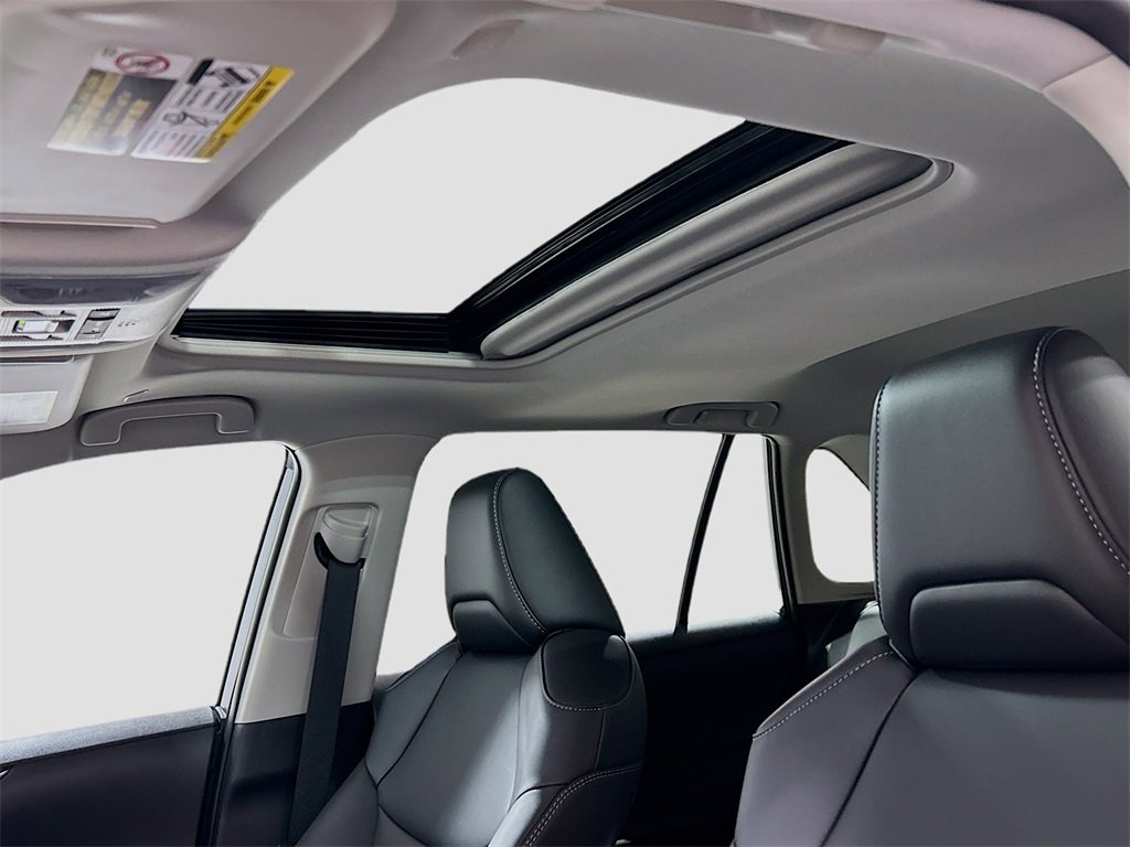 Used 2025 Toyota RAV4 XLE Premium image 18